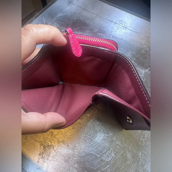 COACH Small Trifold Leather Cerise Pink Wallet. - Picture 5 of 6